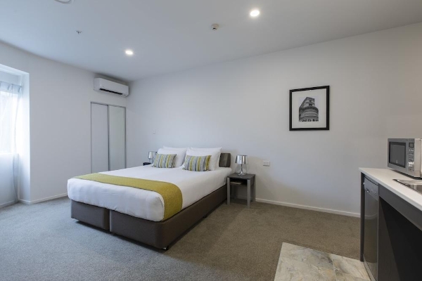 Hotel Quest on Thorndon